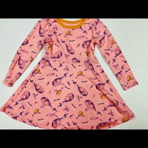 Girls size 4T Dr Seuss long sleeve dress.
